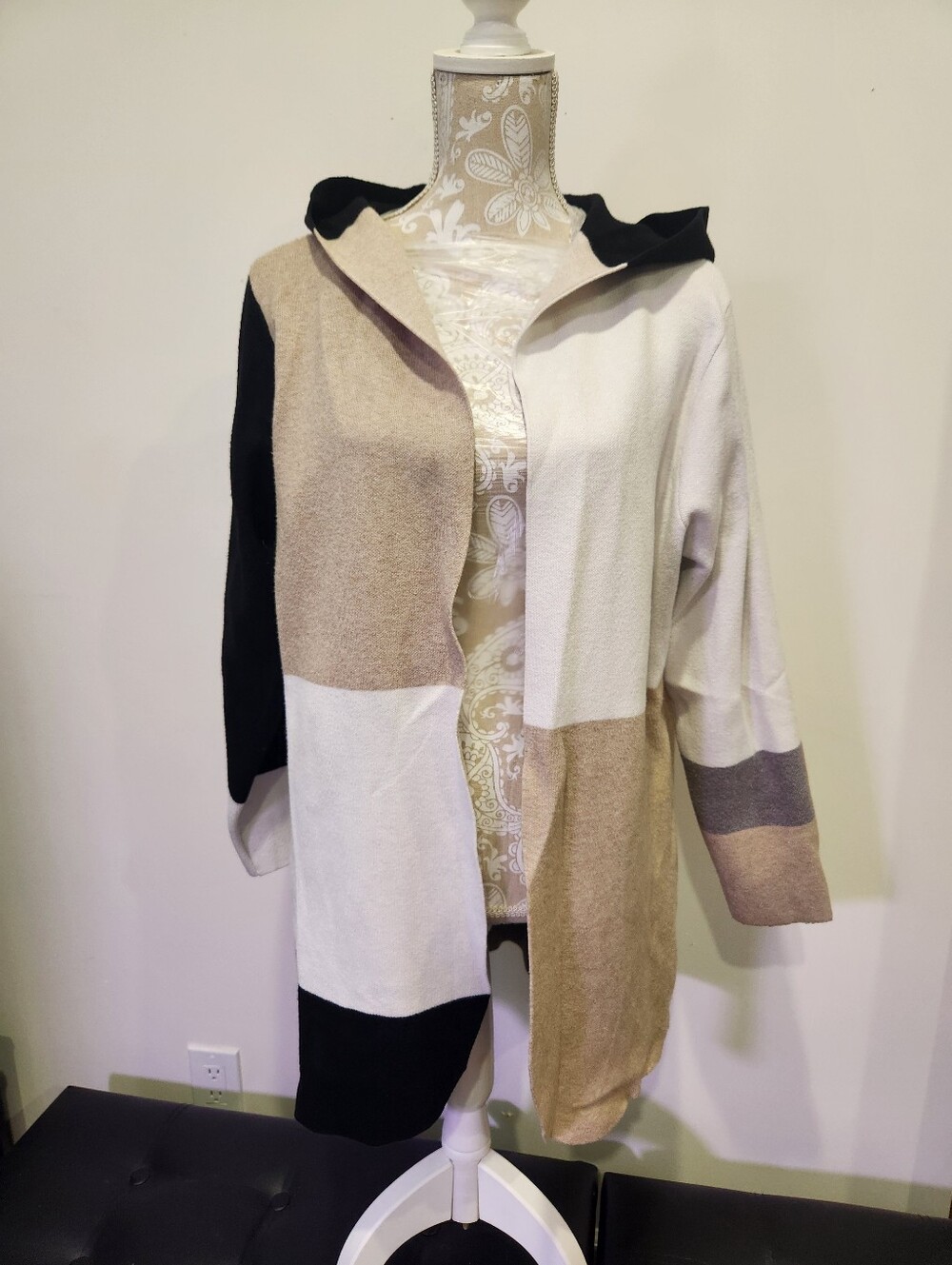 Sioni Hooded Colorblock Open Cardigan in Black, Cream & Tan